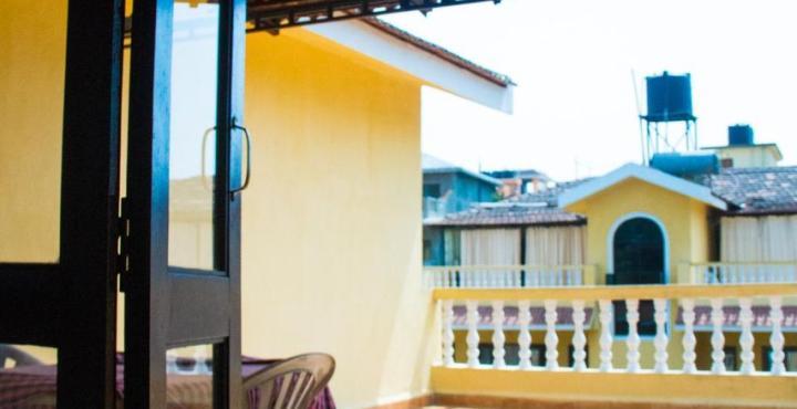 Marina Bay Beach Resort Candolim Extérieur photo