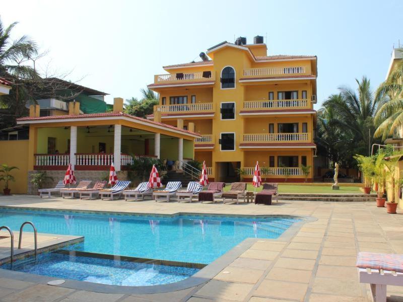 Marina Bay Beach Resort Candolim Extérieur photo