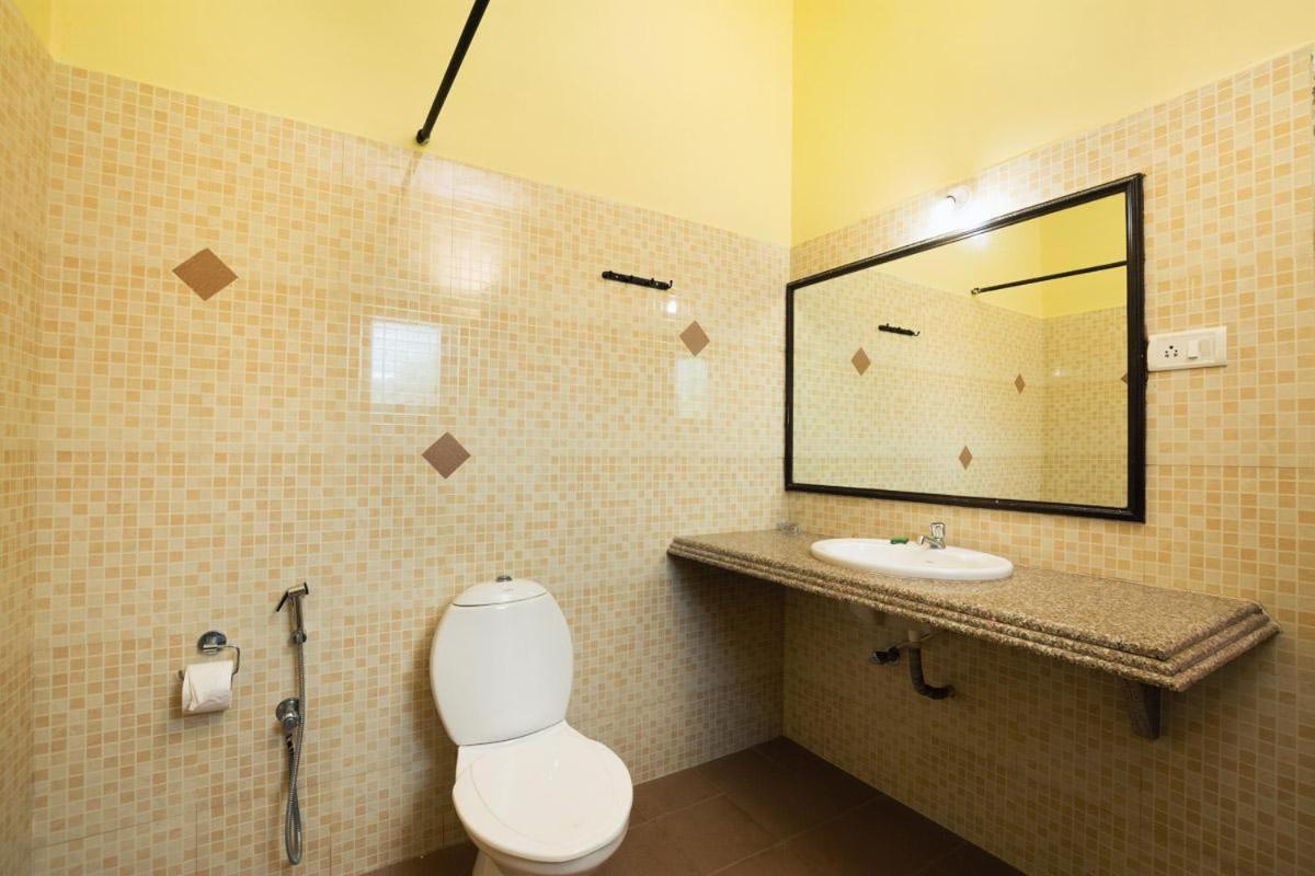 Marina Bay Beach Resort Candolim Extérieur photo