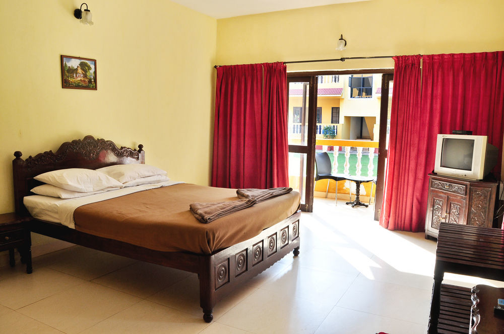 Marina Bay Beach Resort Candolim Extérieur photo