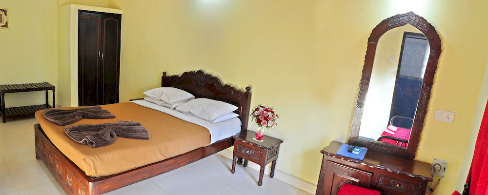 Marina Bay Beach Resort Candolim Extérieur photo