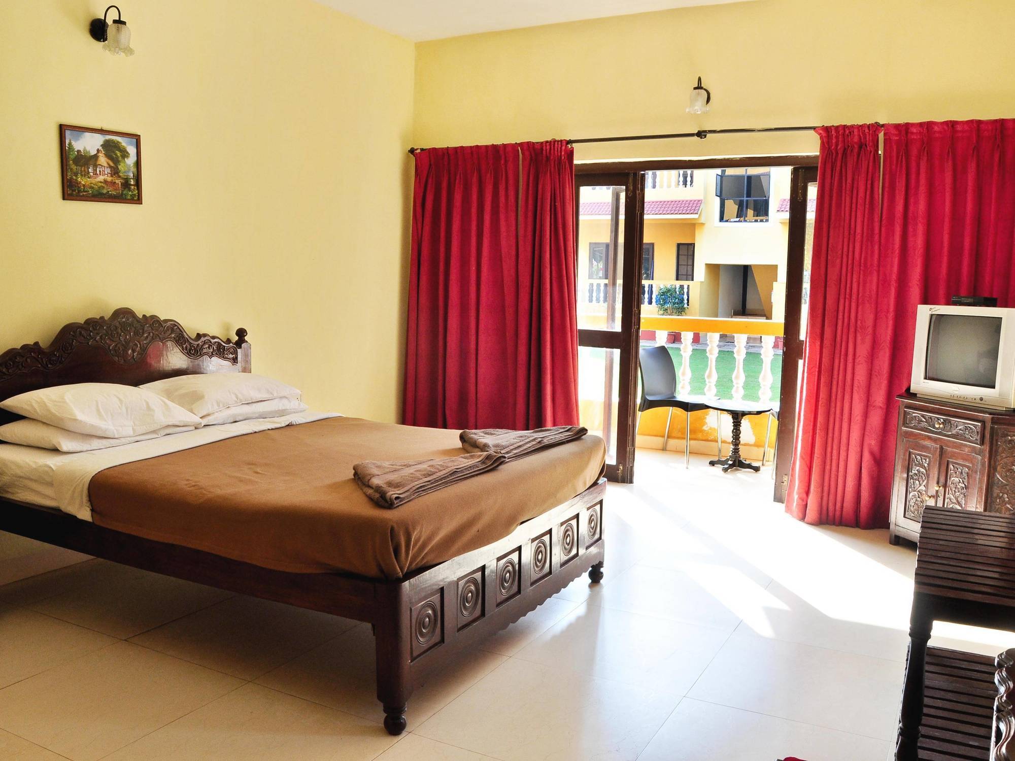 Marina Bay Beach Resort Candolim Extérieur photo